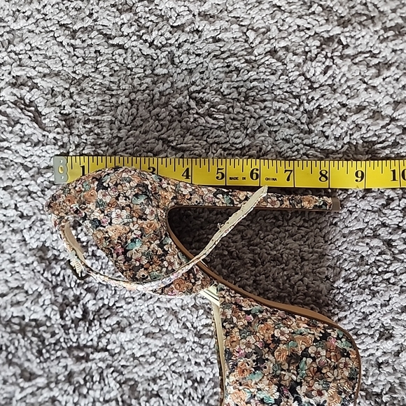 Betsey Johnson Bandit tapestry floral print platform shoes-6 - Picture 10 of 13